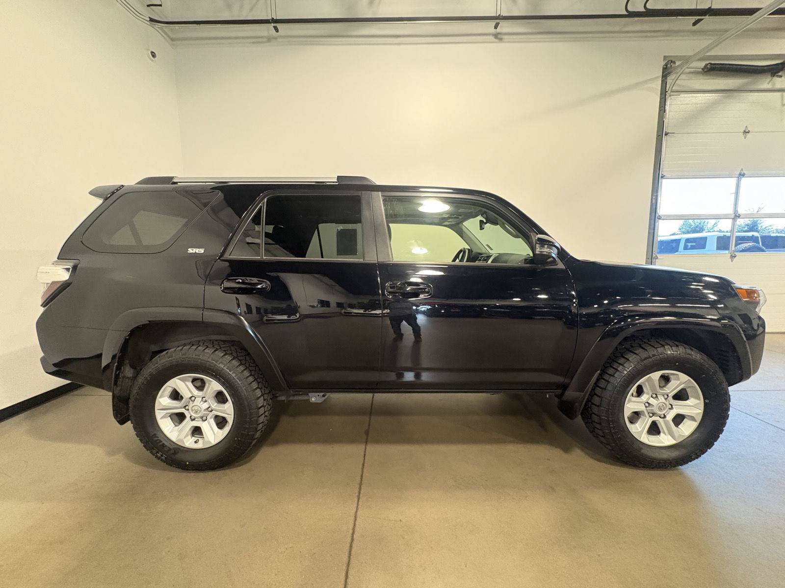 Used 2021 Toyota 4Runner SR5 Premium w/ Moonroof Package AWD/4WD image 2