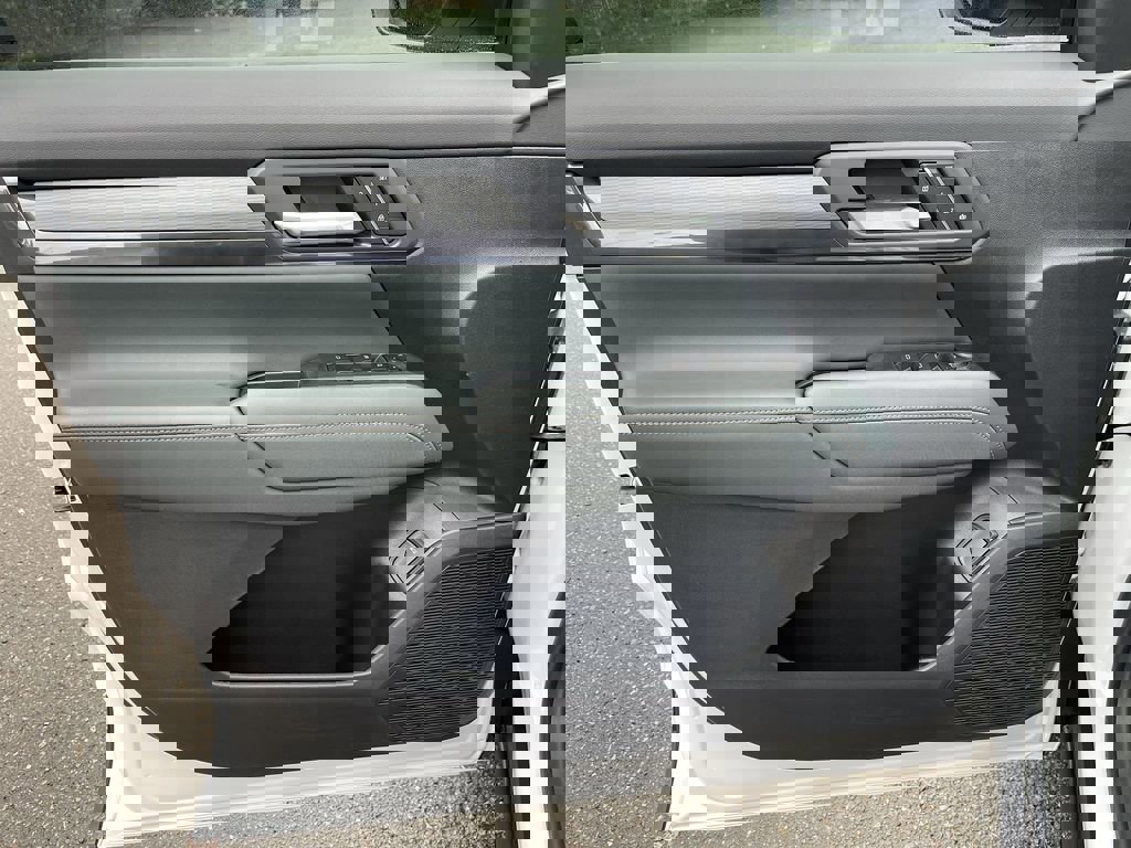 New 2026 GMC Terrain AT4 w/ Convenience Package III image 22