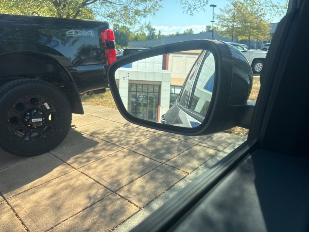 New 2024 Ford Escape SE image 32