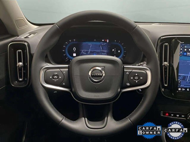 Used 2025 Volvo XC40 B5 Plus image 11