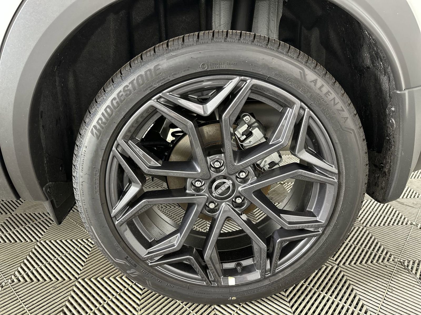 New 2025 Nissan Kicks SR image 15