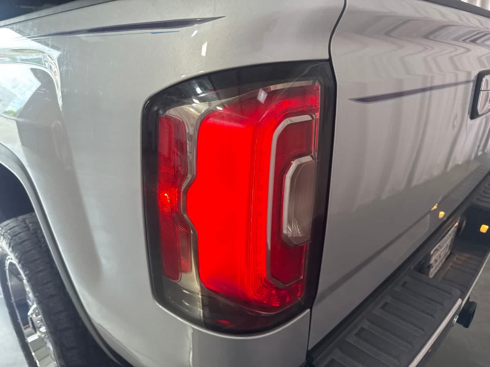 Used 2017 GMC Sierra 1500 SLT w/ SLT Premium Package AWD/4WD image 10
