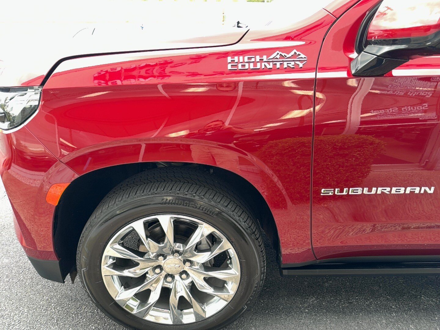 Used 2022 Chevrolet Suburban High Country w/ LPO, Illumination Package AWD/4WD image 36