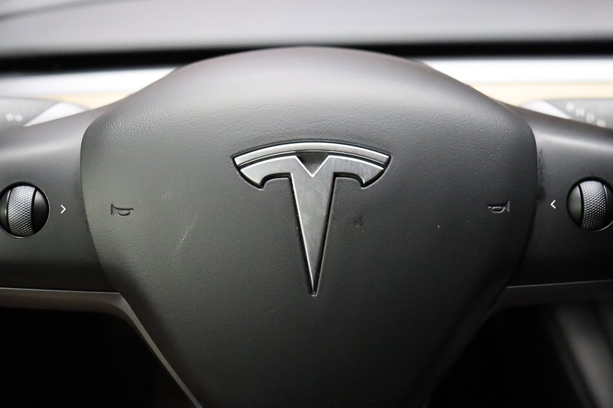 Used 2024 Tesla Model Y Long Range AWD/4WD image 45