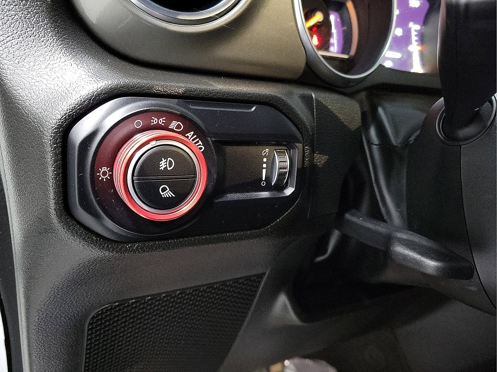 Used 2023 Jeep Gladiator Overland image 13