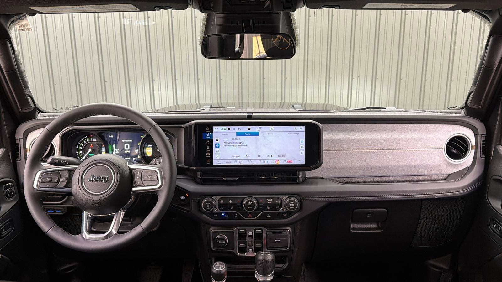 Used 2025 Jeep Wrangler Unlimited Sahara AWD/4WD image 33