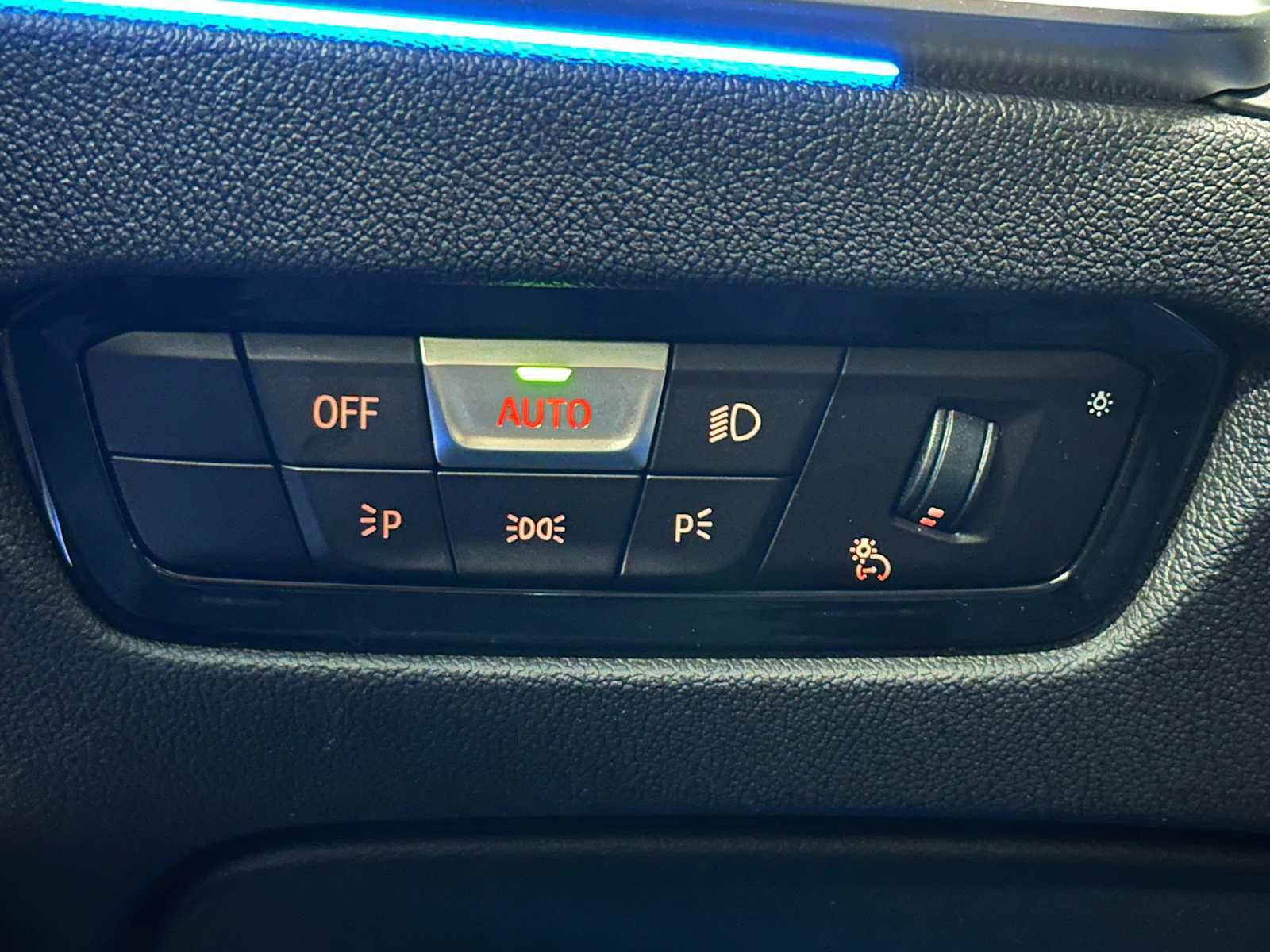 Used 2021 BMW 330e w/ Convenience Package image 18