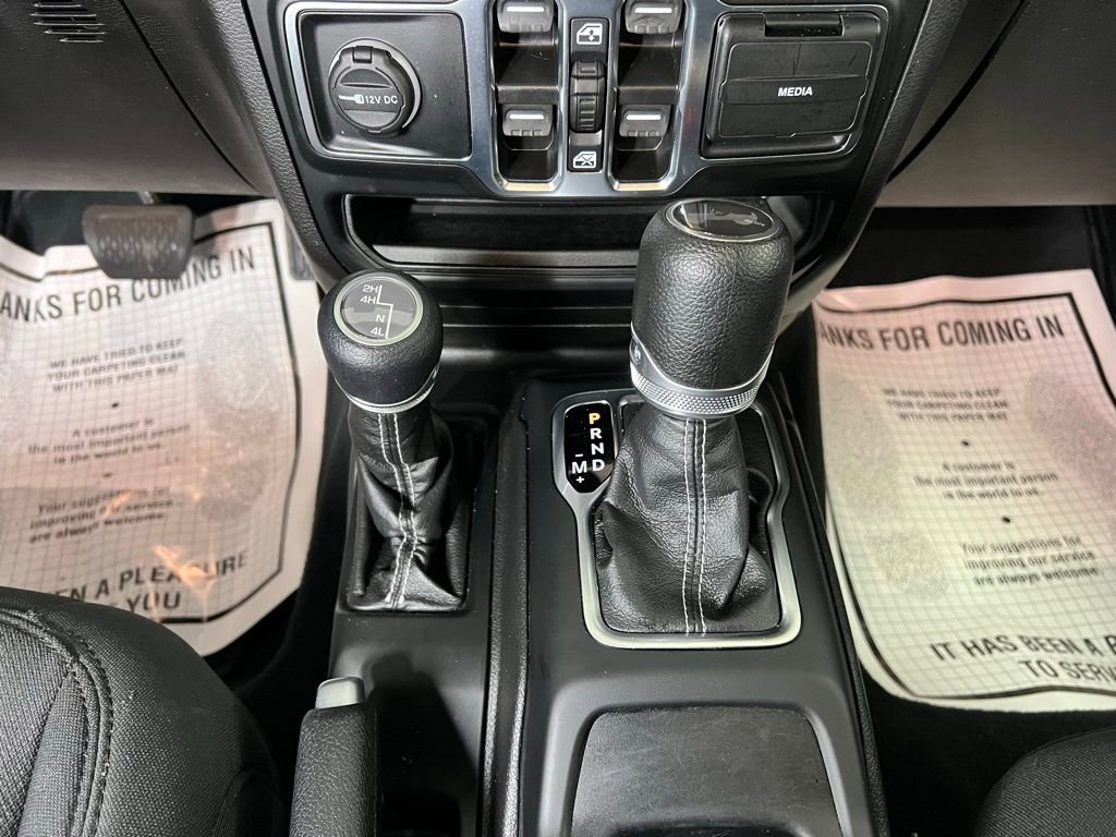 Used 2022 Jeep Wrangler Unlimited Sahara w/ Cold Weather Group image 11