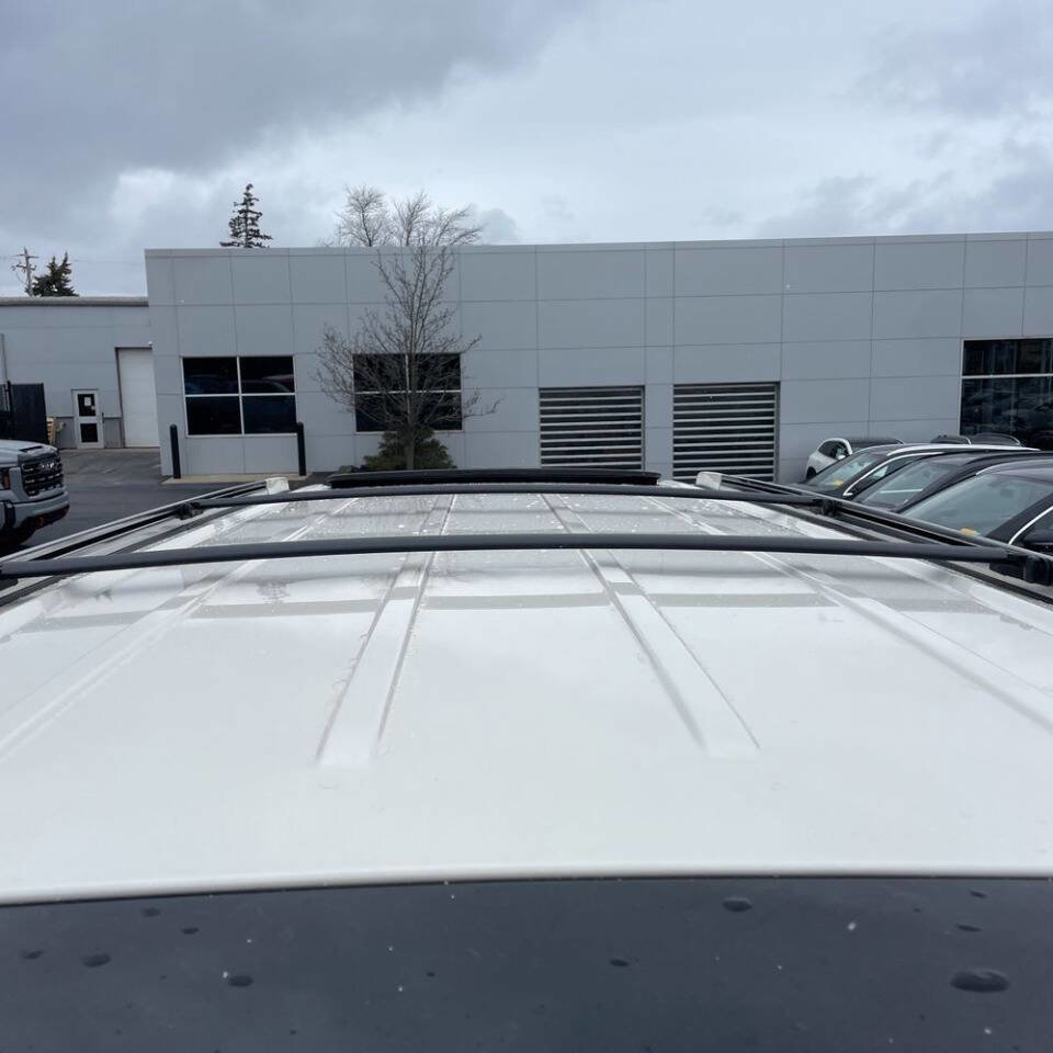 Used 2011 GMC Yukon XL Denali AWD/4WD image 10