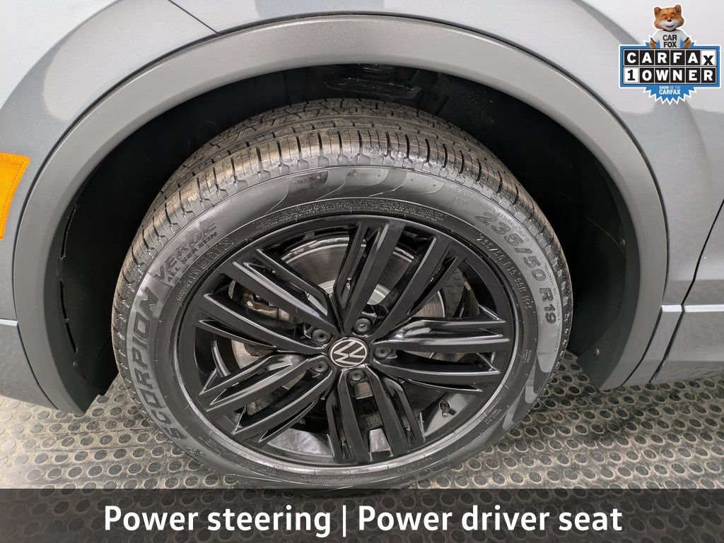 Used 2022 Volkswagen Tiguan SE R-Line AWD/4WD image 9