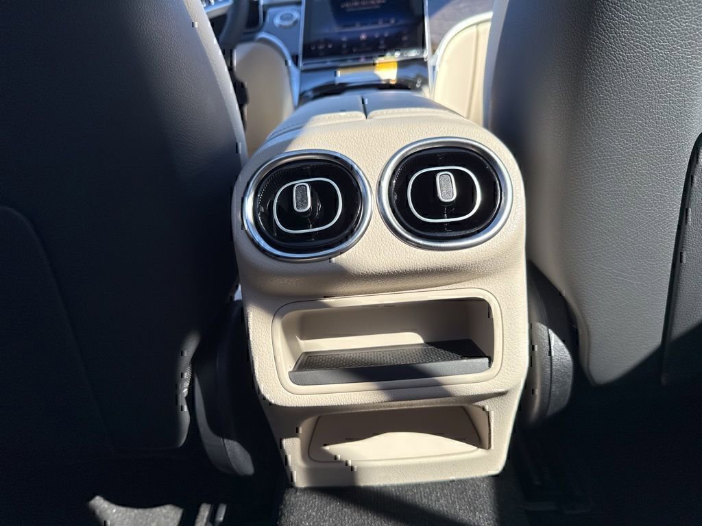 Used 2026 Mercedes-Benz GLC 300 4MATIC image 19