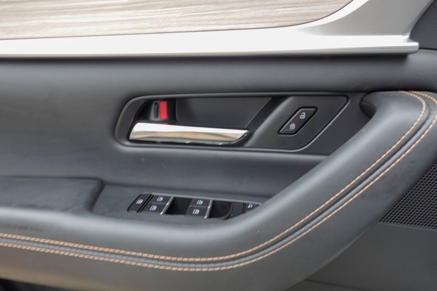 Used 2024 MAZDA CX-90 Plug-In Hybrid w/ Preferred image 11