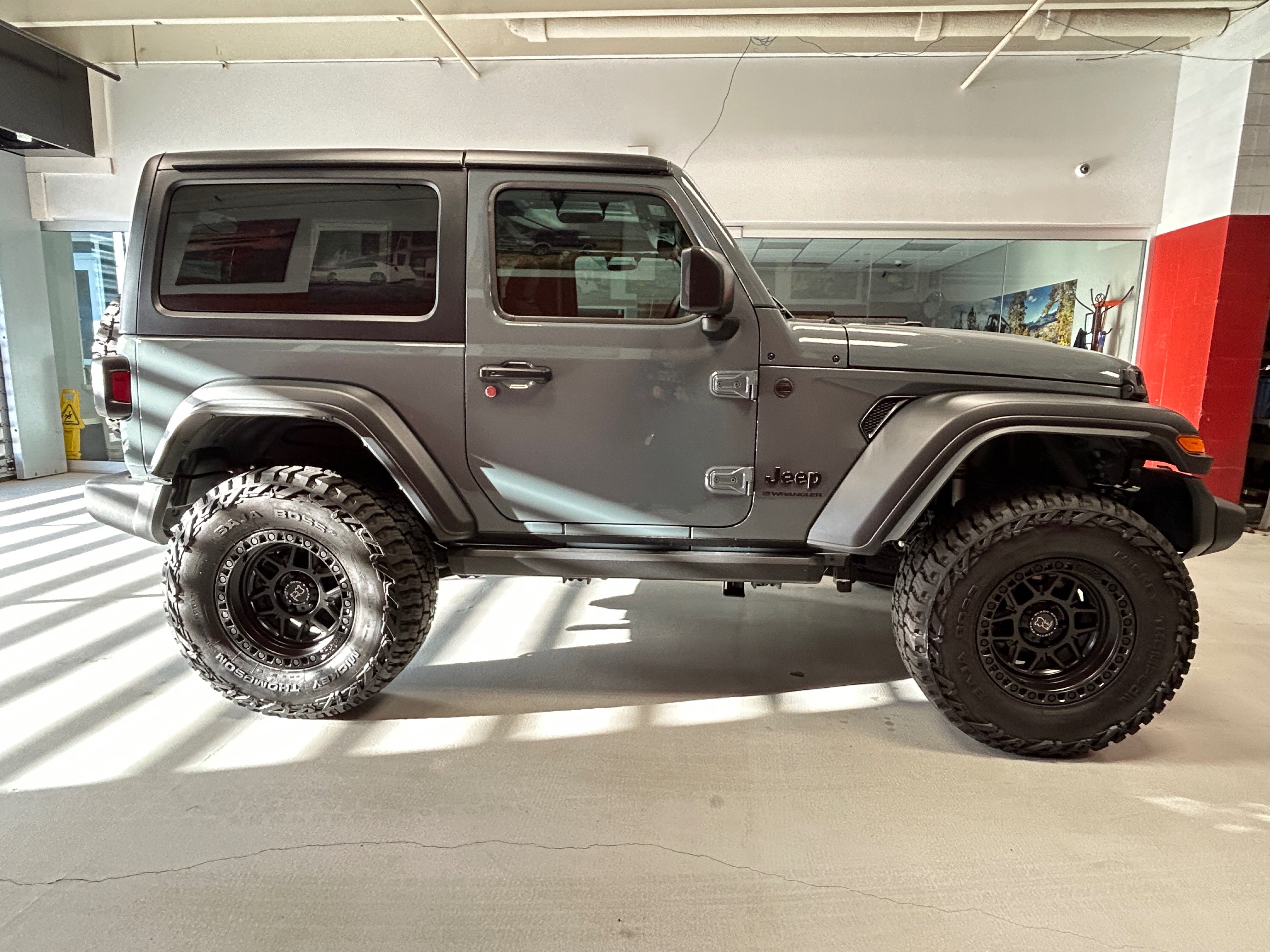 Certified 2025 Jeep Wrangler Sport AWD/4WD image 34