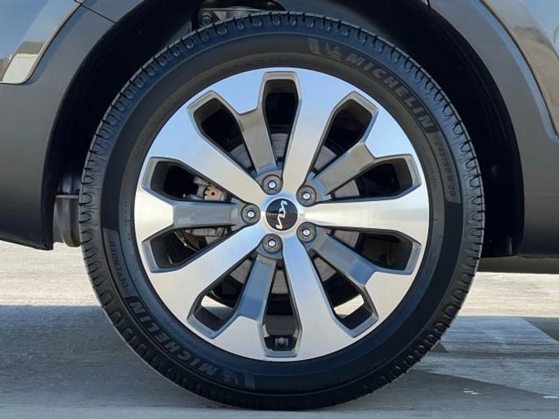 Used 2022 Kia Telluride S image 61