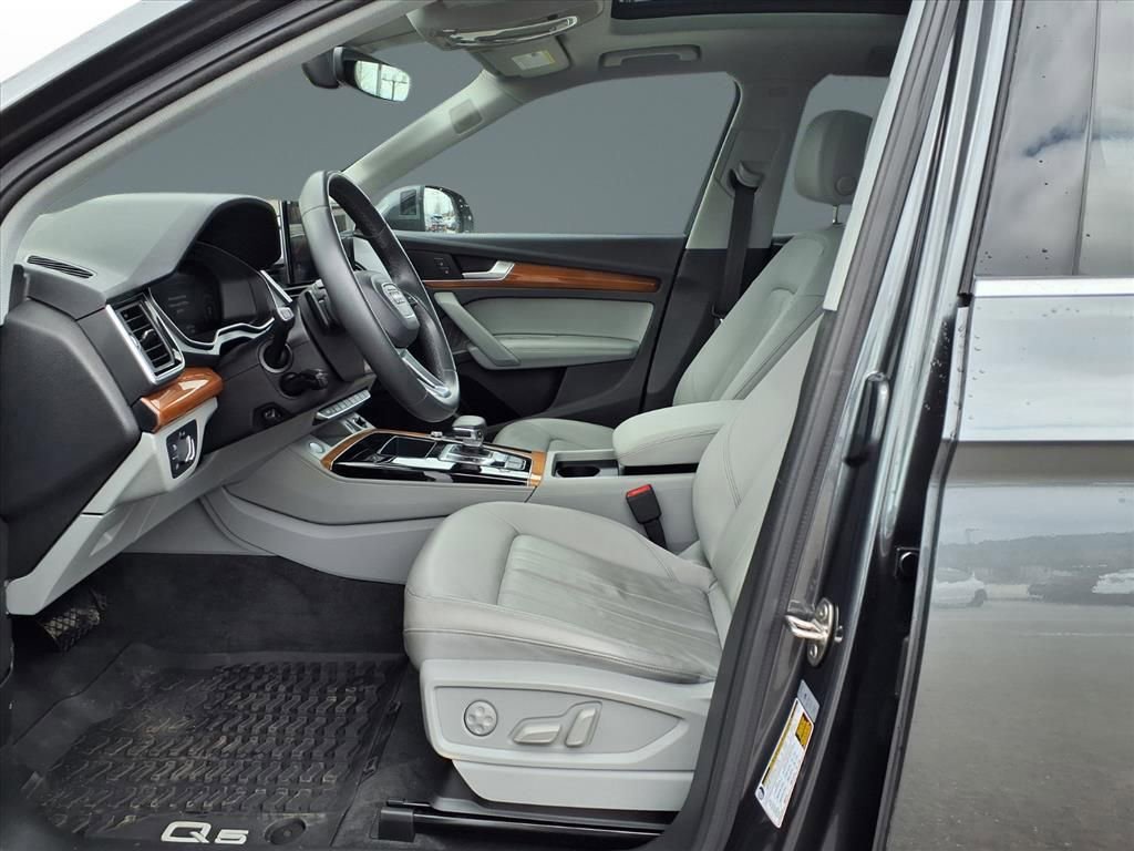 Used 2023 Audi Q5 2.0T Premium Plus w/ Premium Plus Package image 8