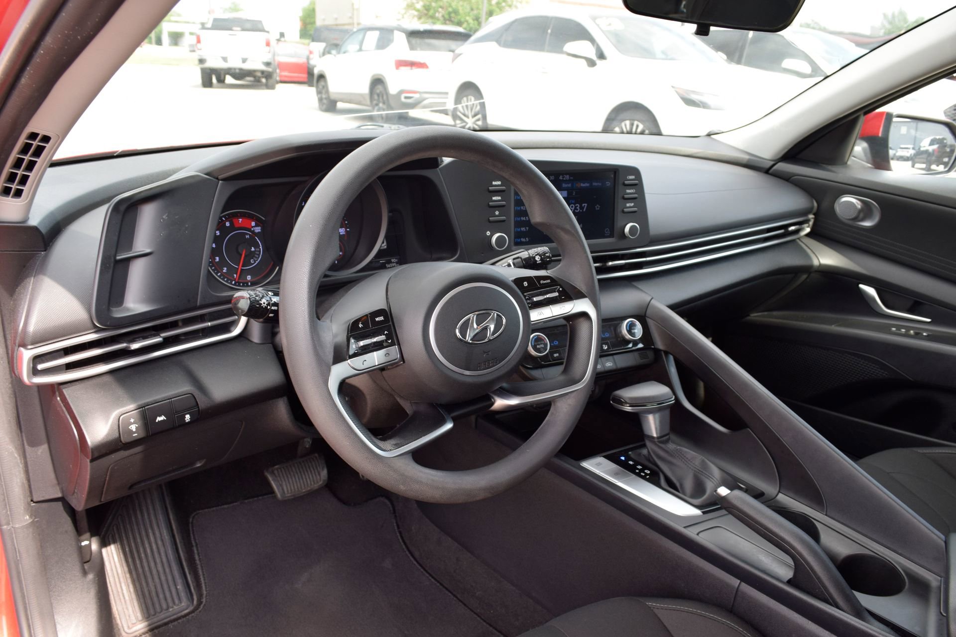 Used 2021 Hyundai Elantra SEL w/ Cargo Package FWD image 17