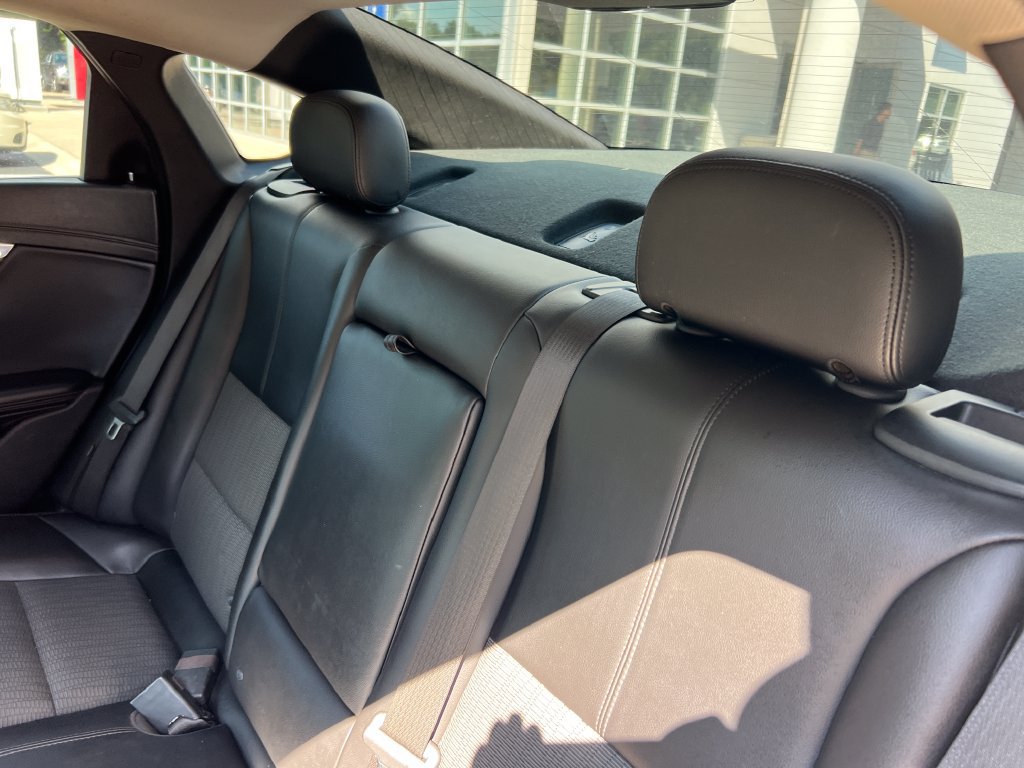 Used 2015 Chevrolet Impala LT w/ Convenience Package FWD image 14