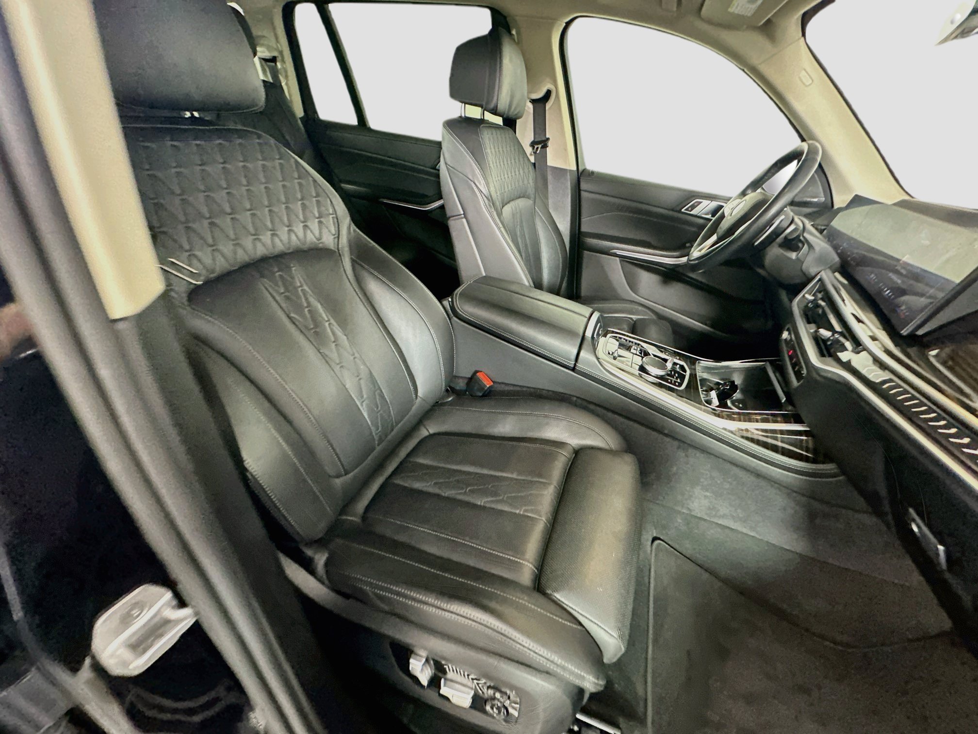 Used 2025 BMW X7 xDrive40i AWD/4WD image 33