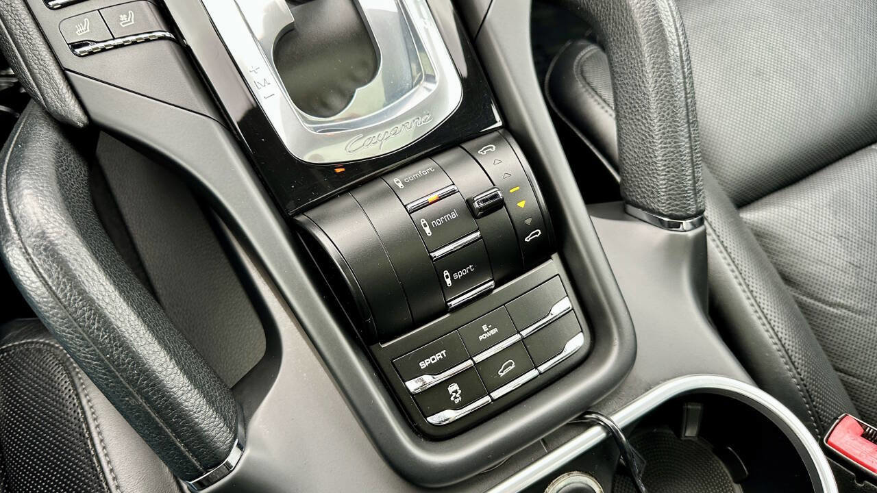 Used 2011 Porsche Cayenne S image 26