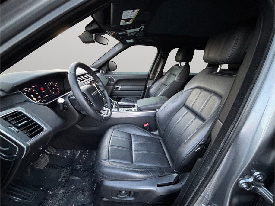 Used 2020 Land Rover Range Rover Sport SE image 2