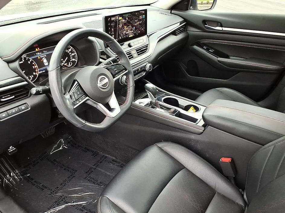 Used 2023 Nissan Altima 2.5 SR w/ SR Premium Package FWD image 14