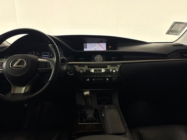 Used 2018 Lexus ES 350 w/ Luxury Package w/Wood Trim FWD image 33