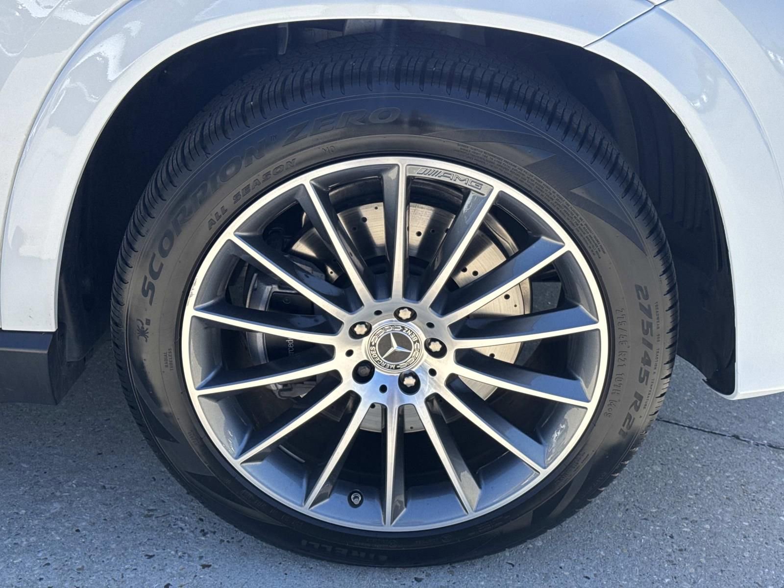 Used 2025 Mercedes-Benz GLE 450e 4MATIC image 4