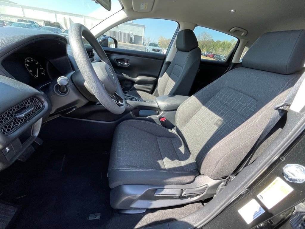 Certified 2025 Honda HR-V LX image 26