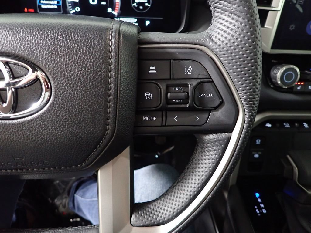 Used 2025 Toyota Tundra Limited AWD/4WD image 32