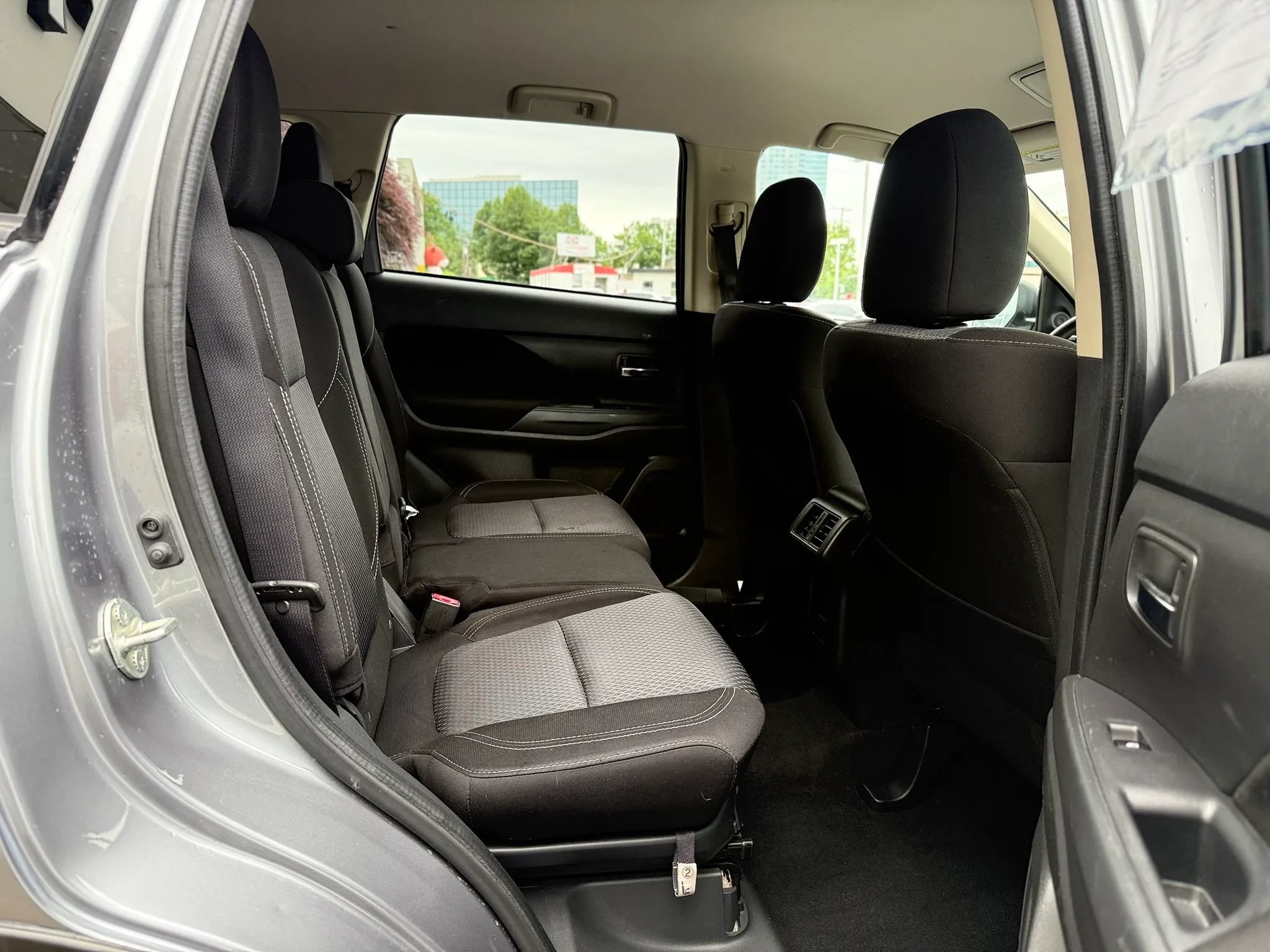 Used 2020 Mitsubishi Outlander ES AWD/4WD image 31