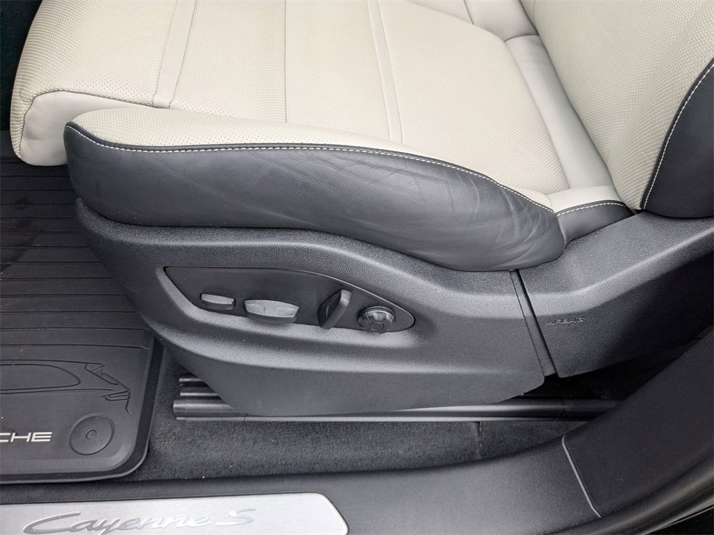 Used 2024 Porsche Cayenne S image 23