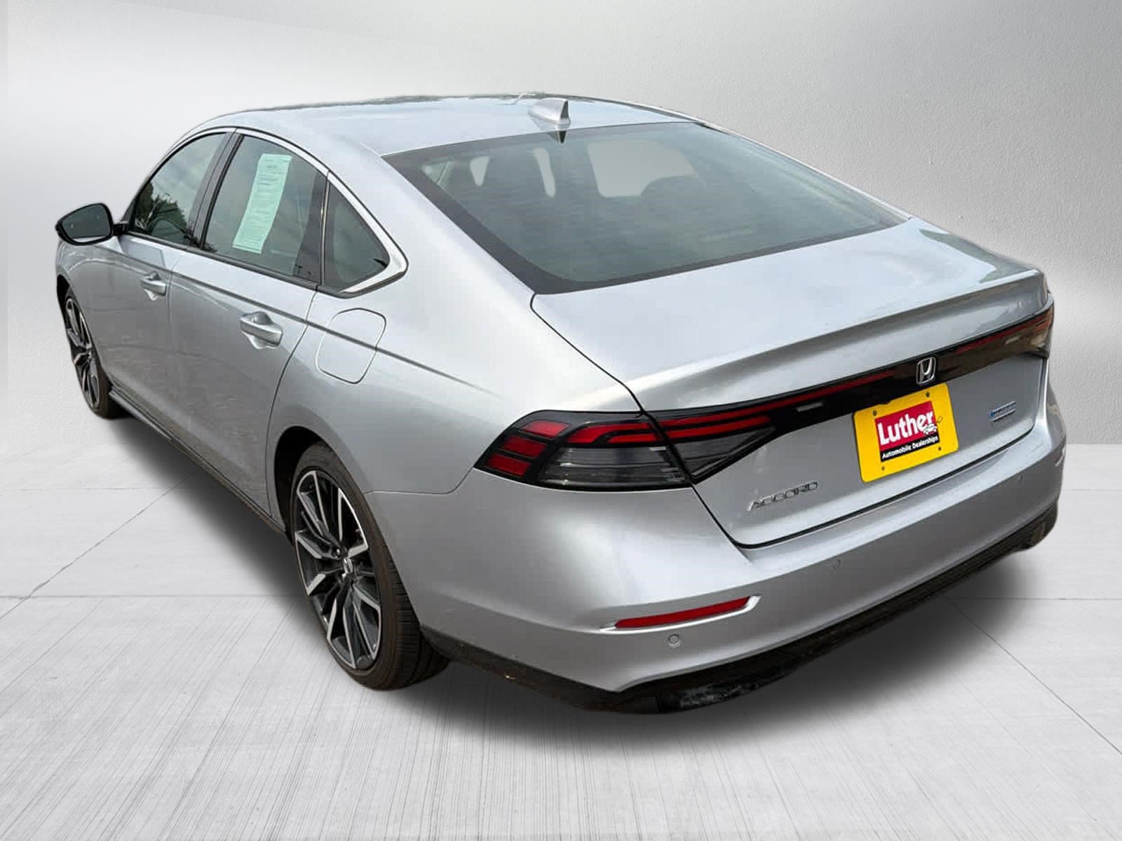 Used 2024 Honda Accord Touring image 10