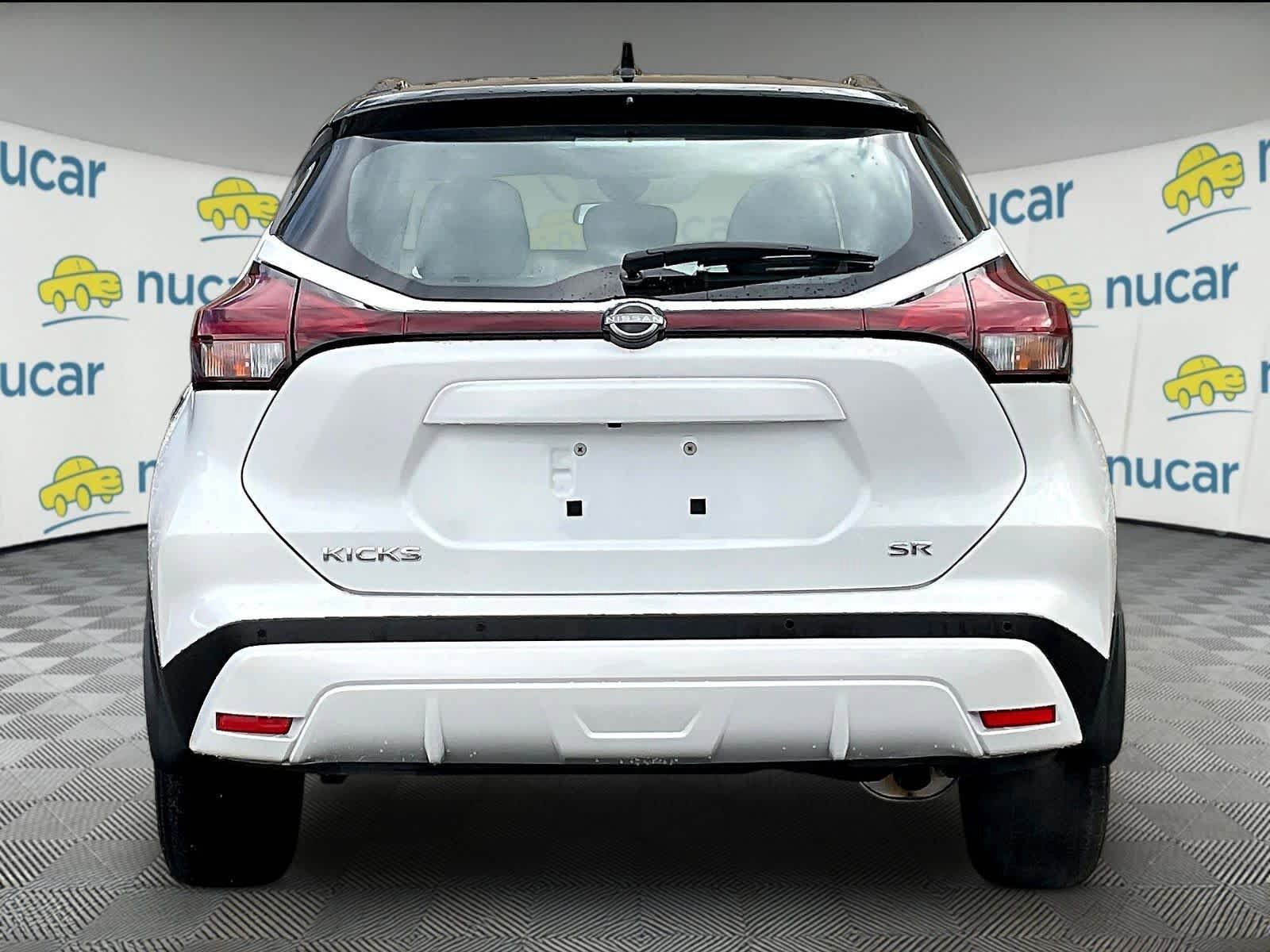 Certified 2023 Nissan Kicks SR w/ SR Premium Package FWD image 5