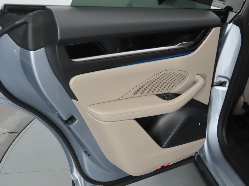 New 2026 Porsche Macan 4 Electric AWD/4WD image 46