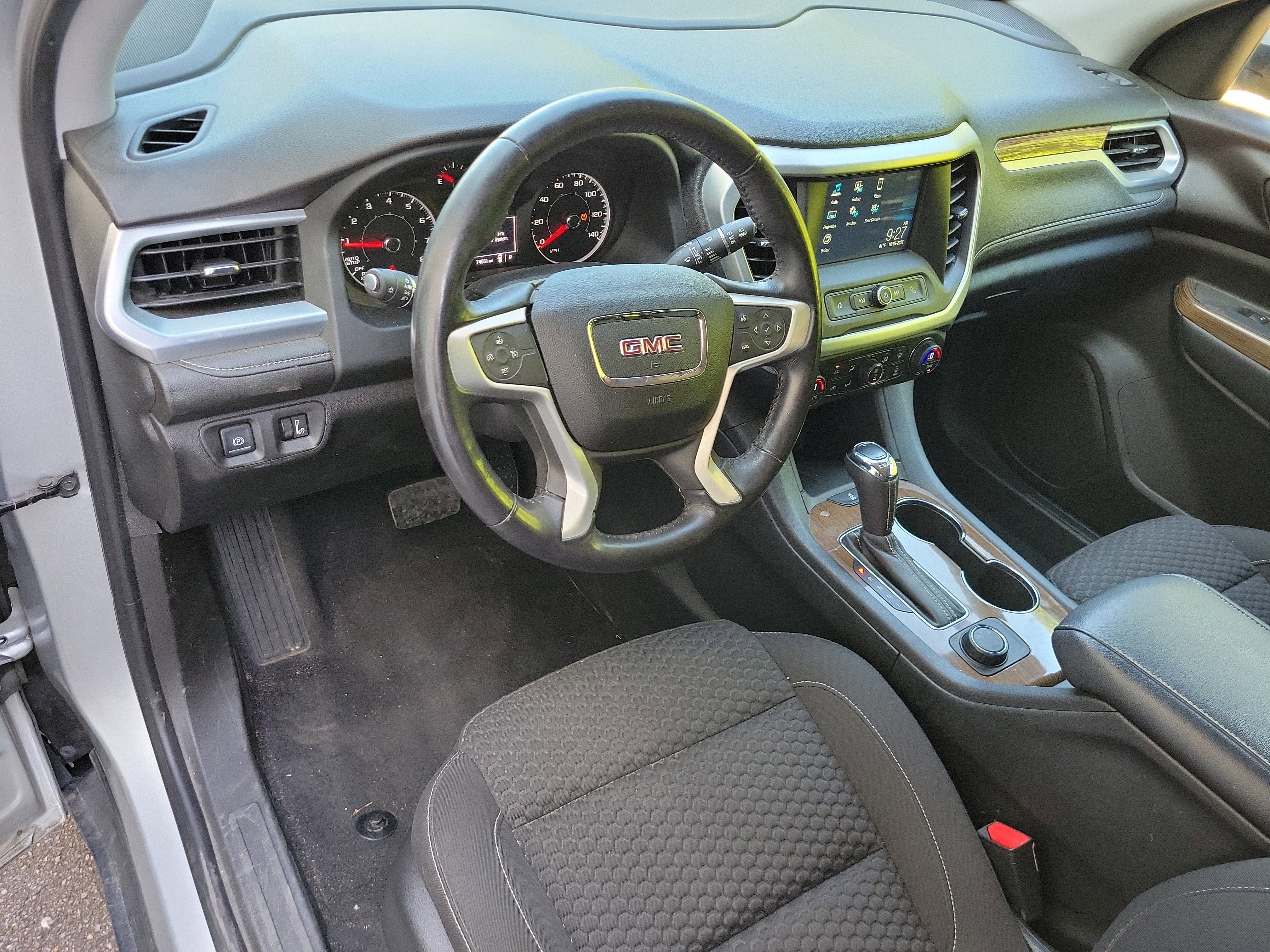 Used 2018 GMC Acadia SLE AWD/4WD image 8