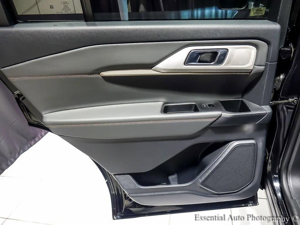 Used 2025 Ford Explorer Active image 25