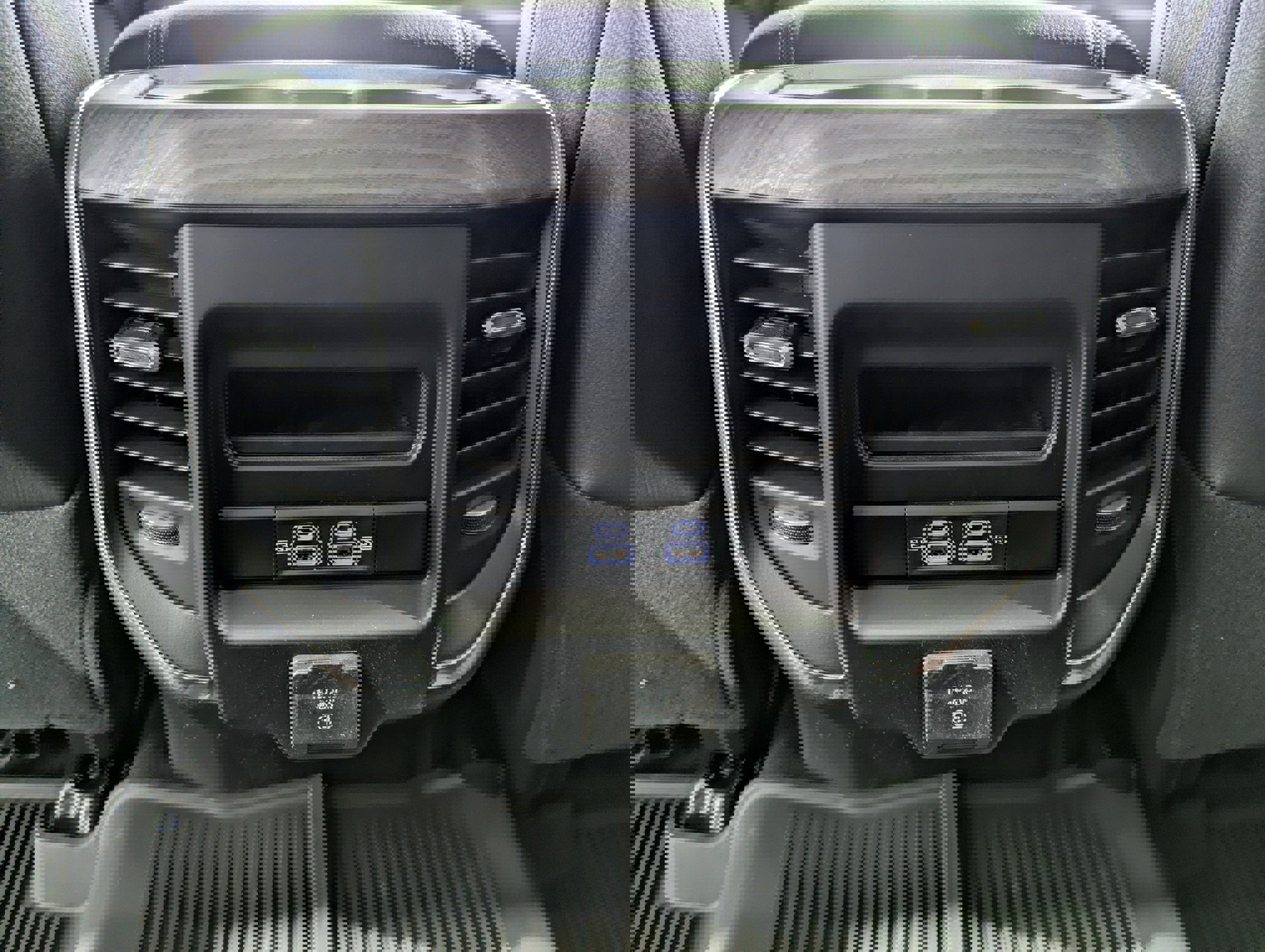 New 2026 RAM 2500 Laramie w/ Night Edition image 15