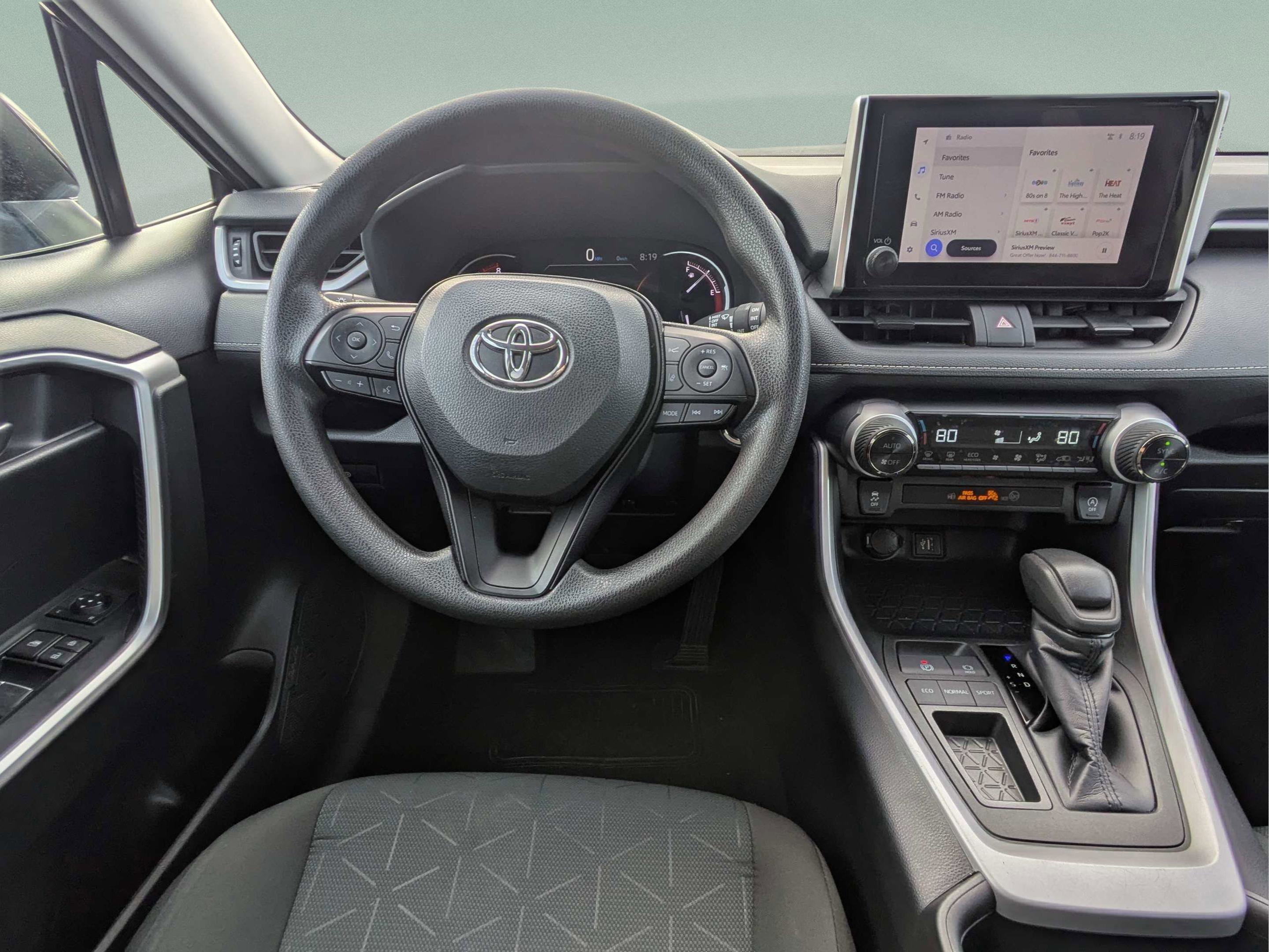 Used 2024 Toyota RAV4 XLE FWD image 17