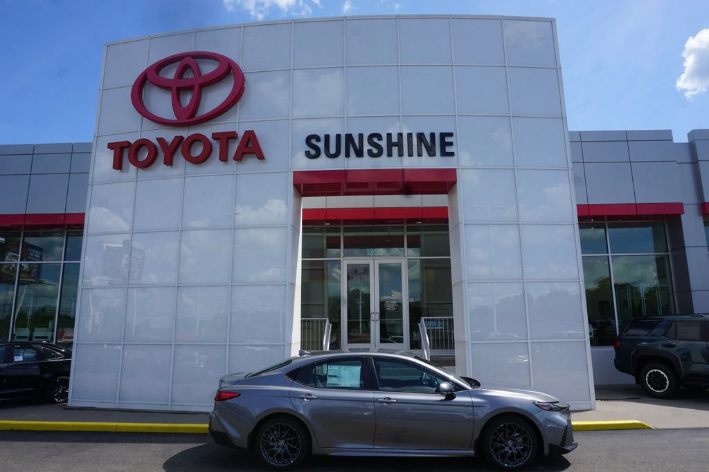 New 2026 Toyota Camry SE FWD image 1