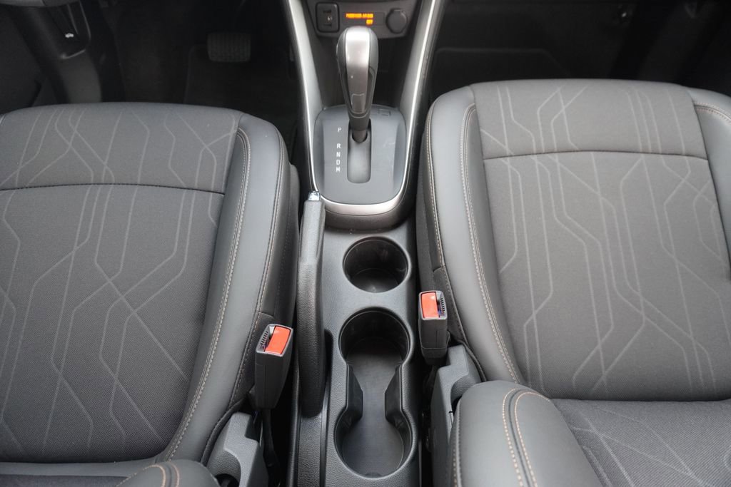 Used 2022 Chevrolet Trax LT w/ LT Convenience Package image 15