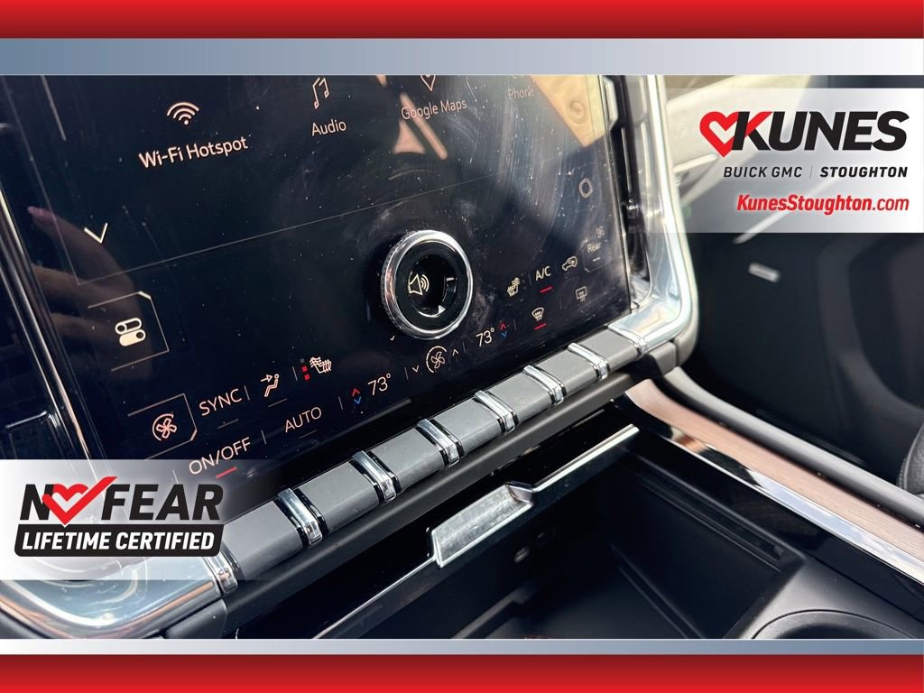 Used 2025 GMC Yukon XL Denali image 32