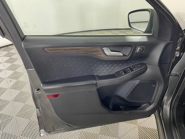 Certified 2020 Ford Escape Titanium AWD/4WD image 13