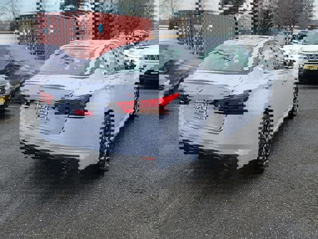 Certified 2024 Nissan Altima 2.5 SR image 8