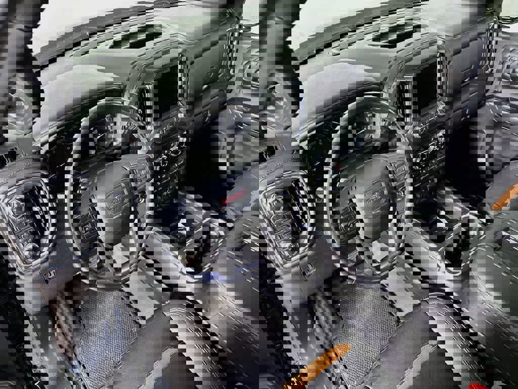 Used 2021 GMC Sierra 1500 AT4 image 2