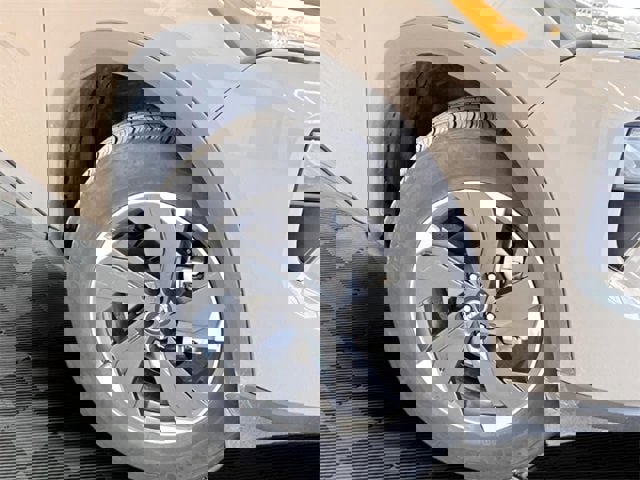 Used 2025 Nissan Rogue SV image 26