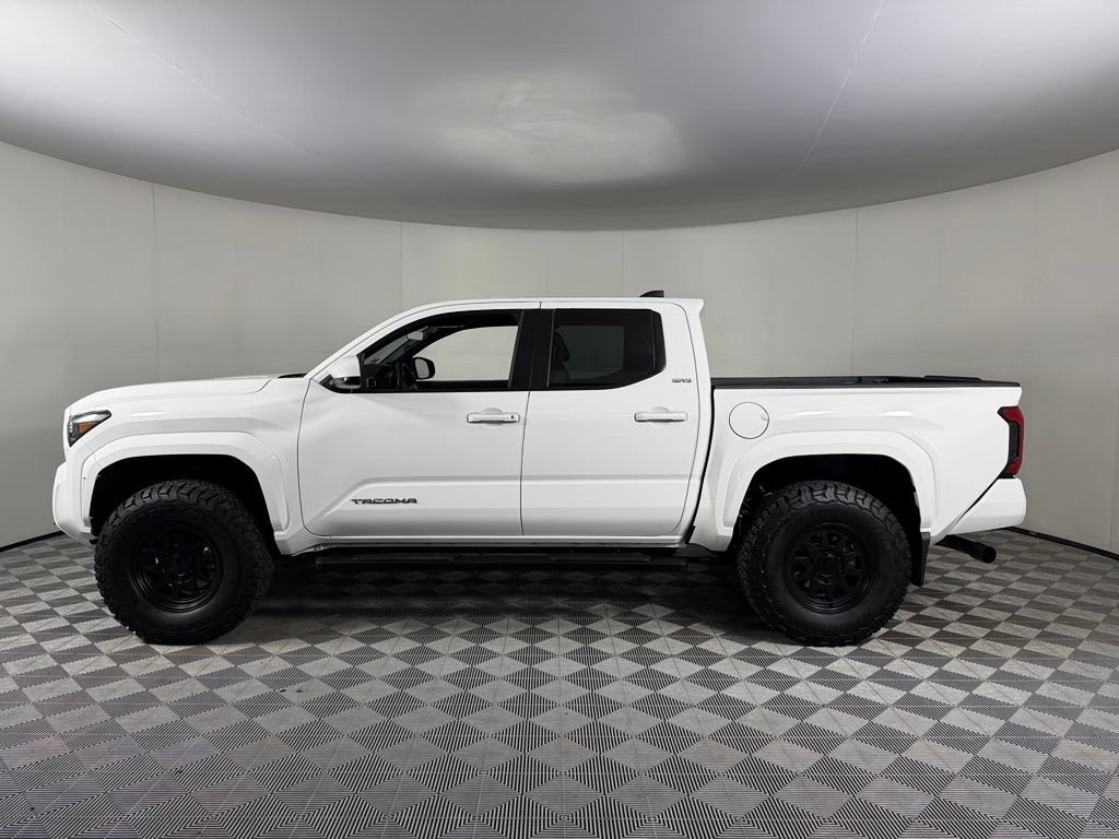 Used 2026 Toyota Tacoma SR5 AWD/4WD image 11
