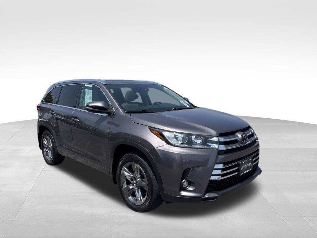 Used 2019 Toyota Highlander Limited Platinum w/ Carpet Mat Package (TMS) AWD/4WD image 3