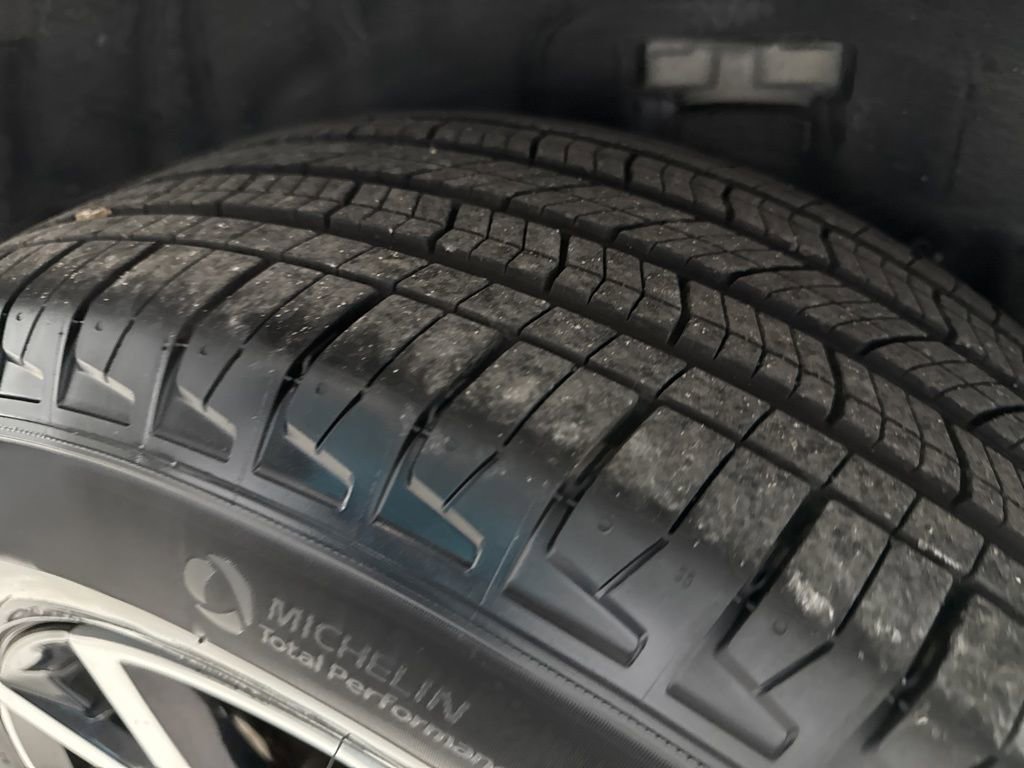 Used 2024 Jeep Grand Cherokee L Limited w/ Luxury Tech Group II image 46