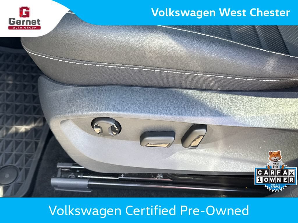 Certified 2025 Volkswagen Taos SEL AWD/4WD image 14