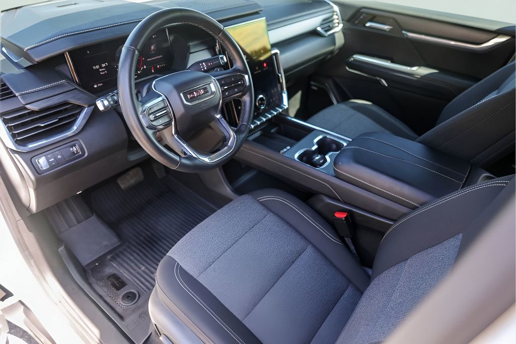 Used 2025 GMC Acadia Elevation FWD image 13